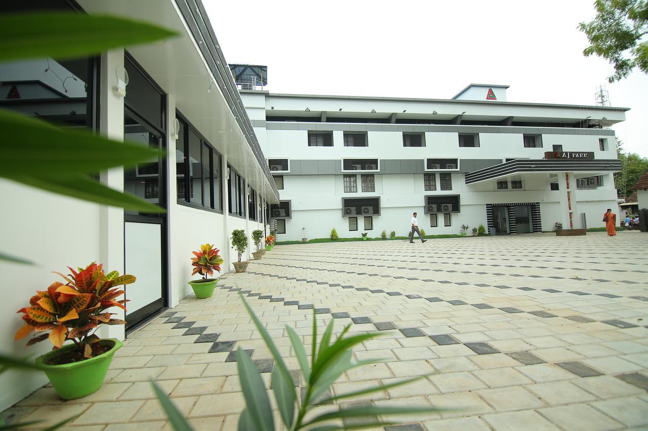 Hotel A J Park Alappuzha Exteriér fotografie