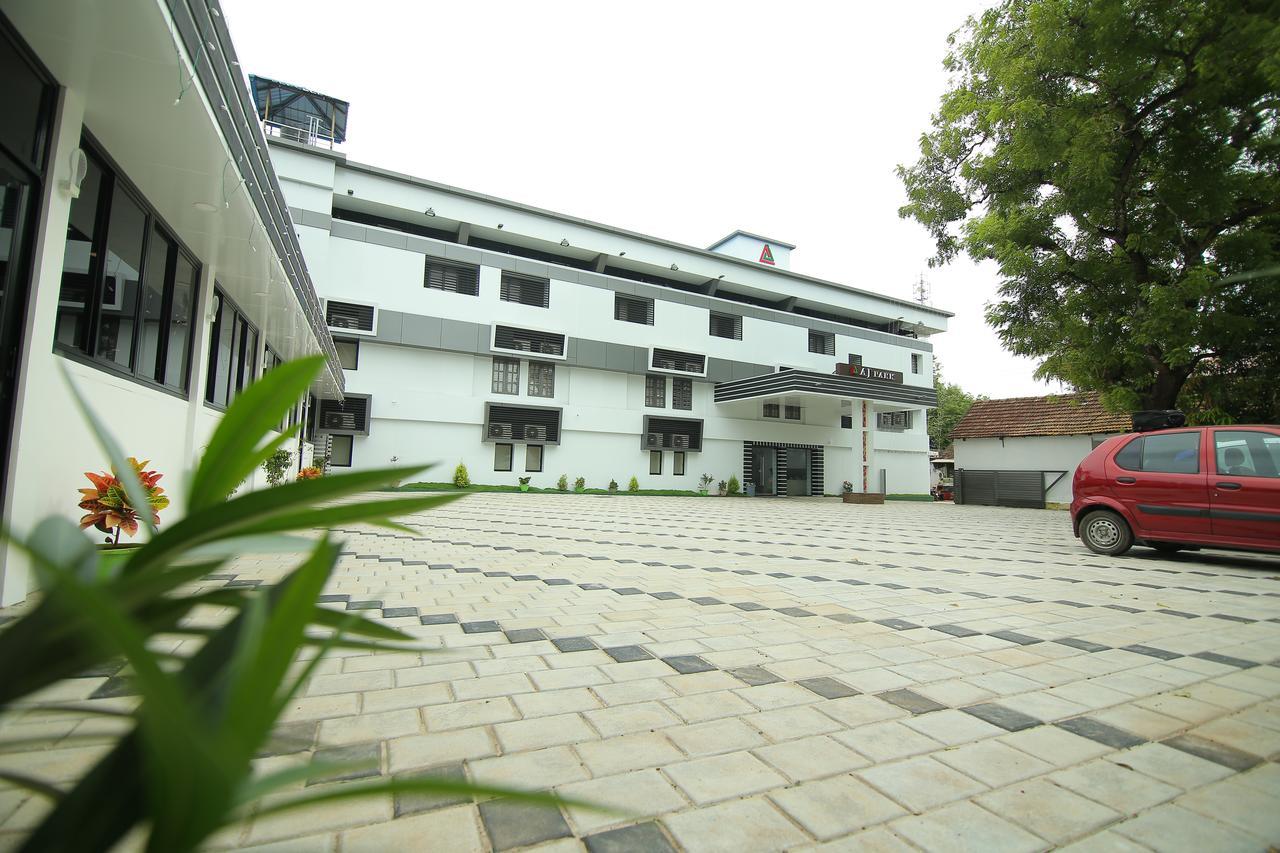 Hotel A J Park Alappuzha Exteriér fotografie