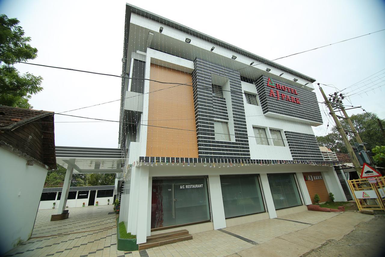 Hotel A J Park Alappuzha Exteriér fotografie