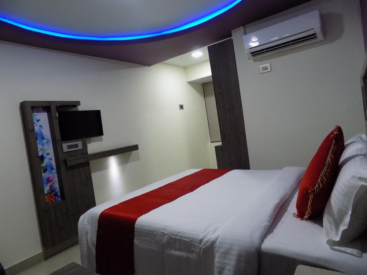 Hotel A J Park Alappuzha Exteriér fotografie